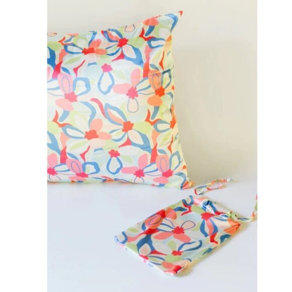 NWOT Mary Square Satin Pillowcase Color Me Happy - Picture 1 of 6